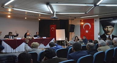 Dikili Meclisi'nde 'Ata' plakalı çöp taksi tartışması