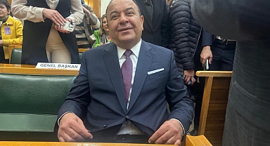 İYİ Parti'den istifa etmişti... Bağımsız vekil Beker, CHP'ye katıldı!