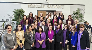 Kadın meclis üyelerinden '8 Mart' çıkarması: Biz o duvarları yıkmaya geldik!