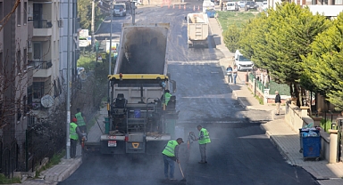 Yollar asfaltlandı... Buca'dan dikkat çeken video