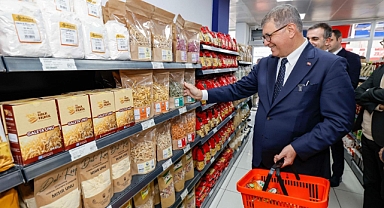 Başkan Tugay'ın güvenilir ve uygun fiyatlı market sözü gerçek oldu