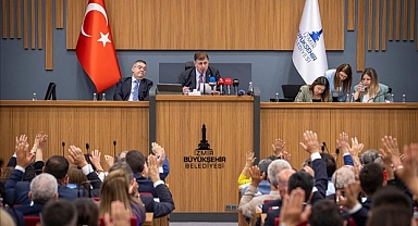 İzBB Meclisinde grup koltuklarında flaş değişiklik!