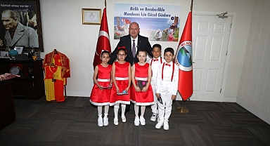 Menderes'te makam çocuklara emanet