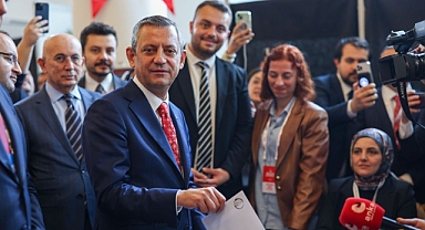 Özgür Özel yeniden genel başkan!