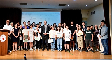 Bilimle büyüyen gelecek: Bornova’da sertifika heyecanı