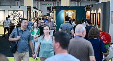 İzmir'de sanat ve antika fuarına yoğun ilgi