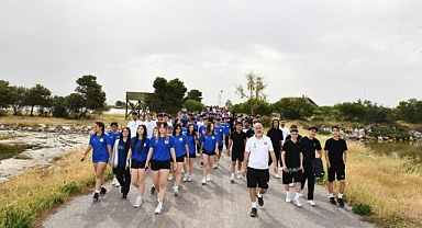 İzmir Kuş Cenneti'nde Ata'ya Saygı Yürüyüşü
