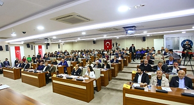 Karabağlar'da 'emsal' için acil kaydı ve CHP'de kriz yaratan istifa!