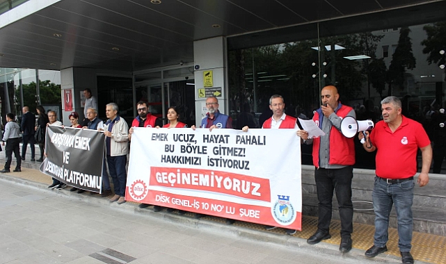 Karşıyaka'da işçiler ayakta... Maaşlar yine parça parça! - Yerel - Agora  Medya