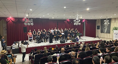 Karşıyaka'da unutulmaz türk halk müziği konseri