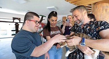 Konak'ta sevgi dolu buluşma