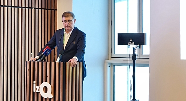 İzmir'de geri dönüşüm bilinci için Başkan Tugay'dan örnek davranış