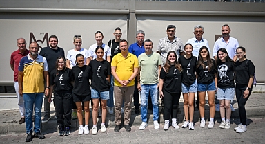 Bornova'nın sultanları set vermeden zirvede