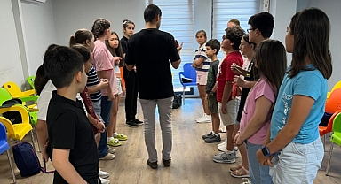 İzmir Çocuk Meclisi’nde ‘Akran Zorbalığı Eğitimi’