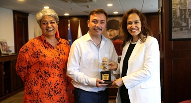 Karşıyaka Belediye Tiyatrosu’nda ödül gururu!