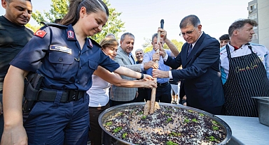 Tugay'dan 'birlik ve beraberlik' mesajı: İzmir asla mücadeleyi bırakmaz!