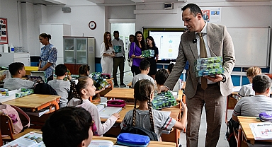 Bornova Belediyesi'nden öğrencilere kırtasiye desteği!