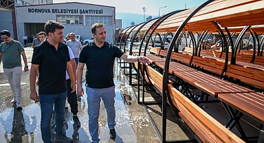 Bornova’nın parklarına yeni nesil oturma alanları