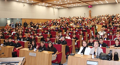 İzmir Çocuk Meclisi başvuruları başlıyor!