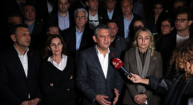 CHP Lideri Özel'den Adliye Önünde Sert Tepki: