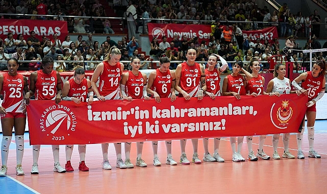 Voleybolun yıldızlarından İzmir İtfaiyesi'ne teşekkür