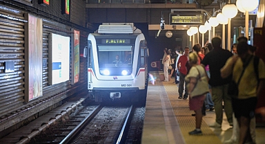 İzmir'in ulaşım politikası: 471 hat, 90 dakika, tek ücret