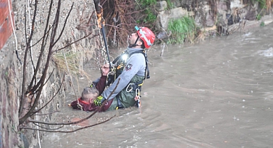 Büyükşehir ekiplerinden sağanak seferberliği