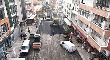 İzmir'de ulaşımı rahatlatan asfalt atağı