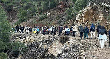 Gençler hem yürüdü hem sosyalleşti