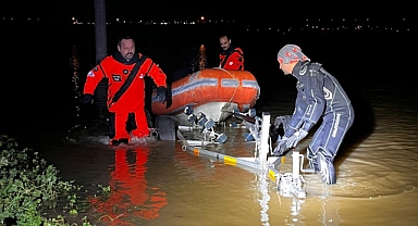 İzmir İtfaiyesi sessiz canlar için zamanla yarıştı