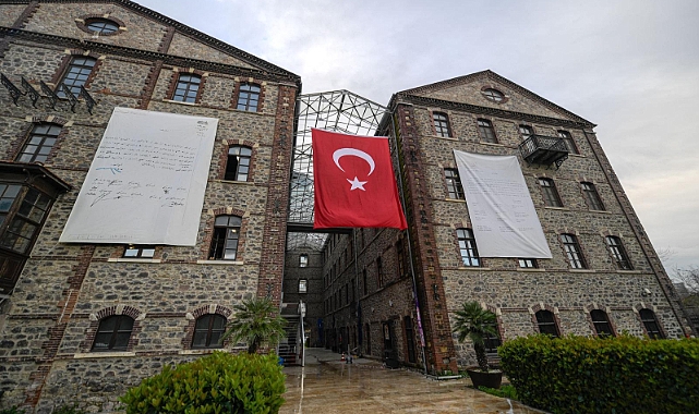 Meslek Fabrikası'na Ata'nın imzaladığı belgenin görselleri asıldı