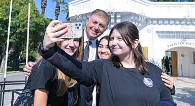 İzmir'de gençler yalnız değil!
