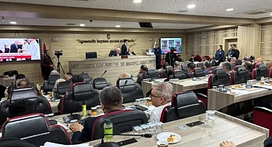 Menemen'de 4 saatlik 'faaliyet raporu' görüşmesi!